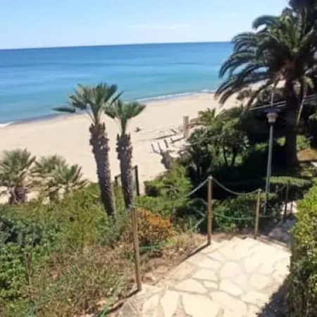 Palmera E Apartment *